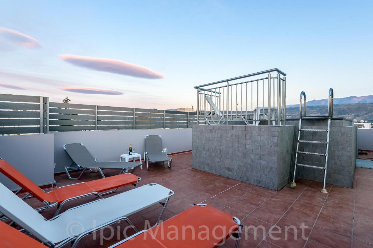 City Center Apartment With Rooftop Swimming Pool Chania  Exterior photo